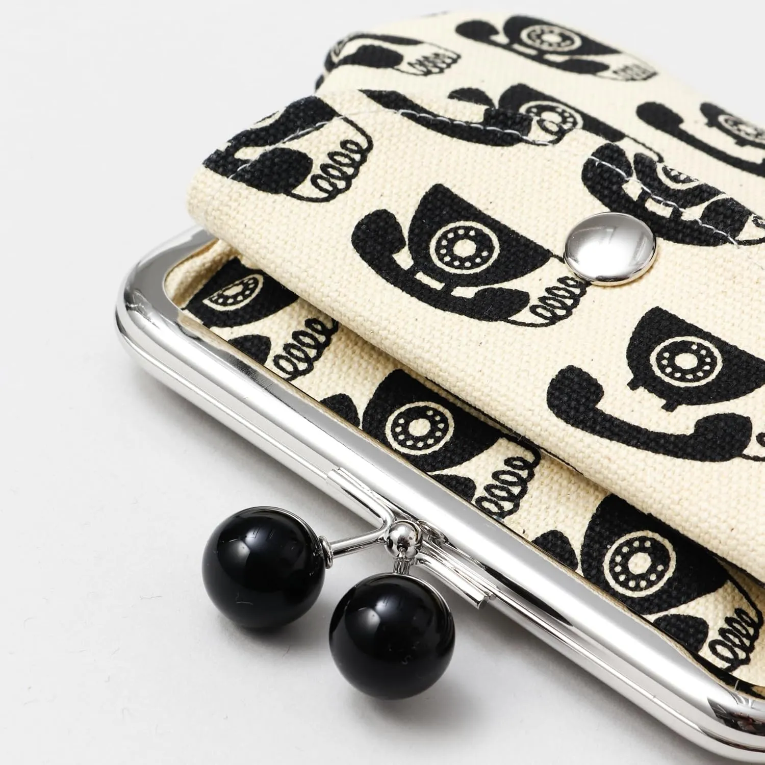 [倭物や Kaya] Retro Gamaguchi - Purse with Clasp/Japanese Retro Parent and Child Purse Partition 7JMP4303 PHONE WHITE & BLACK