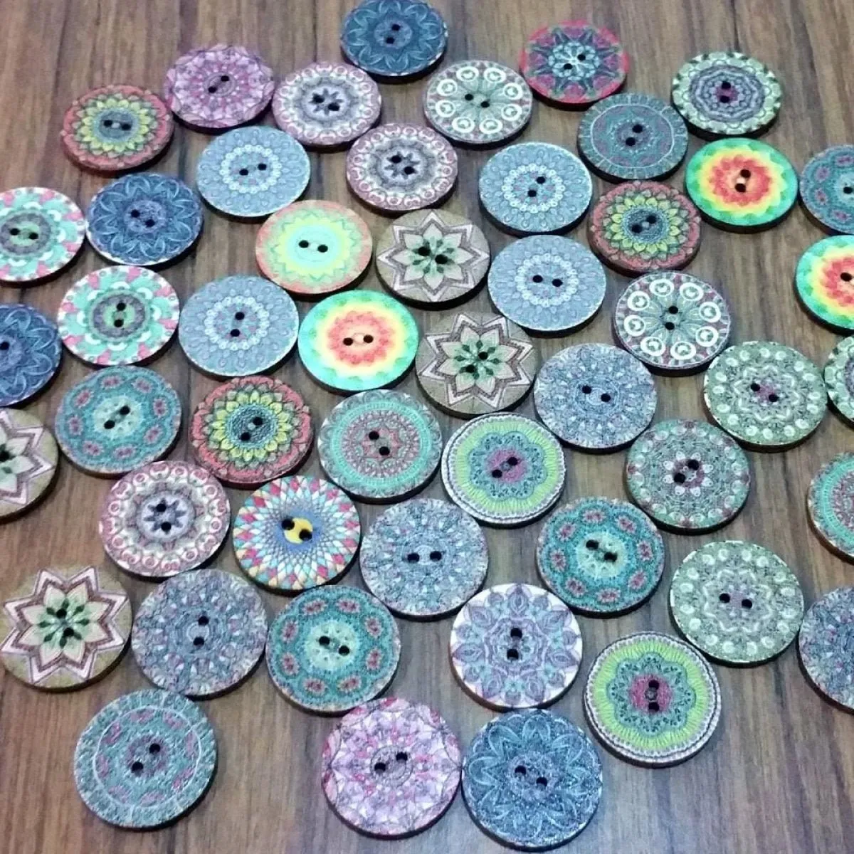 50x Retro Wooden Buttons for Scrapbooking and Handmade Clothes 15-25mm Set B