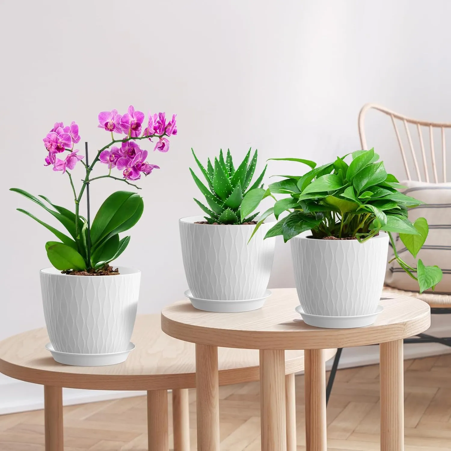 7 inch Plant Pots, 5 Pack Flower Pots with Drainage Holes and Saucers for Indoor Plants, Plastic Planters with Water Ripple for Small Garden House Plants, Nursery Pots for Succulent, White