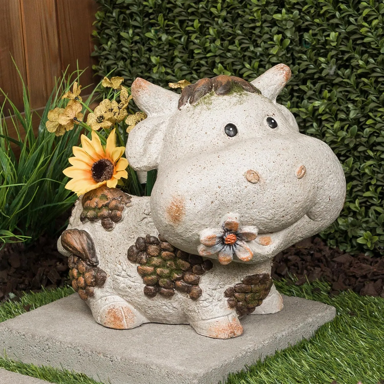 Alpine Corporation WQA1588 Smiling Cow Statue Planter w/Drainage Hole, Stylish Décor for Garden, Patio, & Lawn, 12" H, Gray