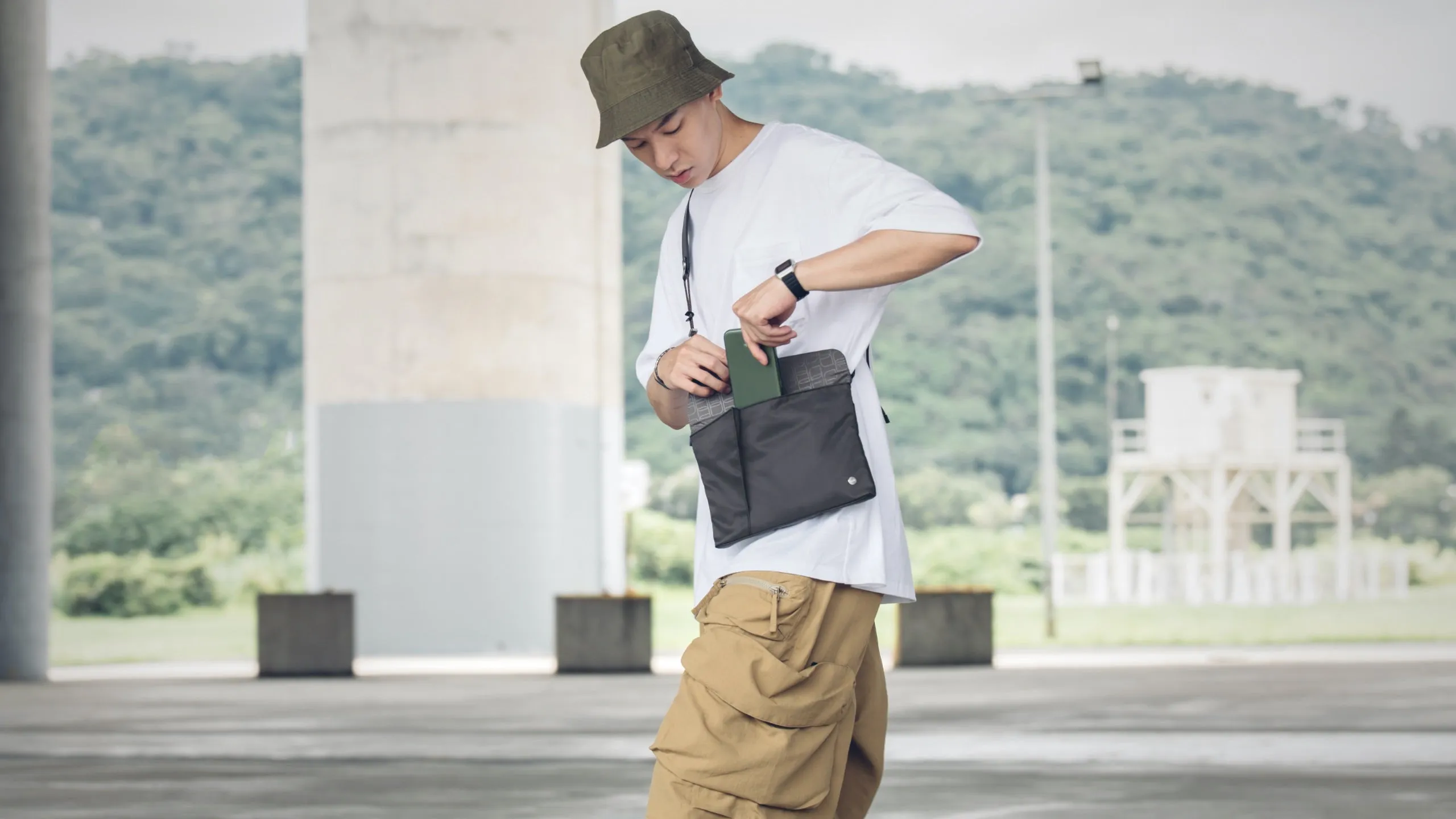 Aro Slim Crossbody Bag