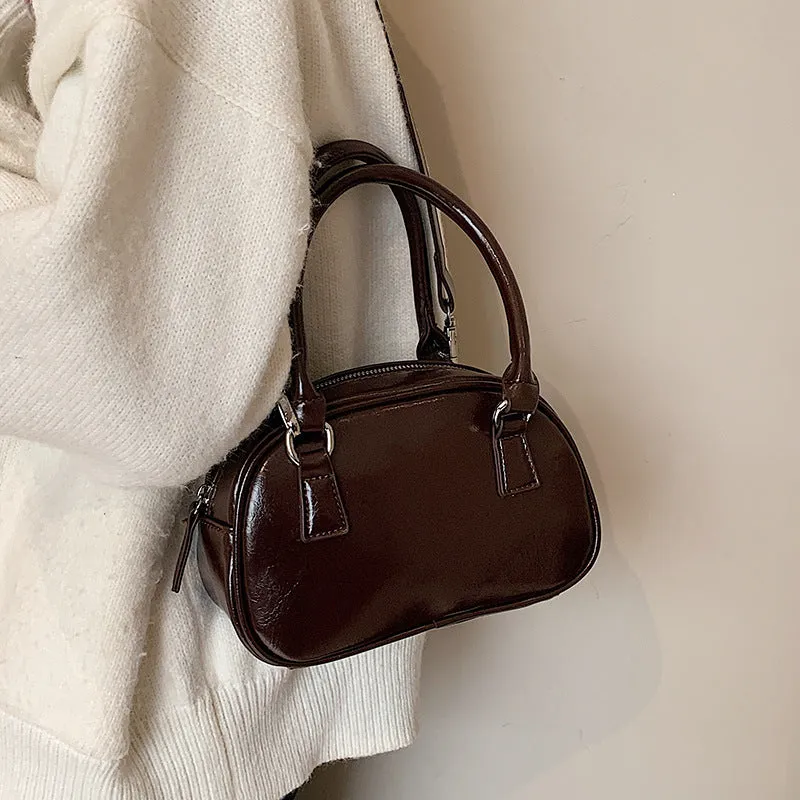 Attractive Women's Retro Easy Matching Portable Handbags
