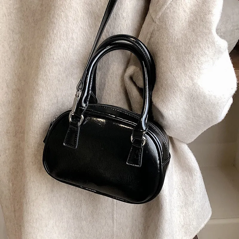 Attractive Women's Retro Easy Matching Portable Handbags