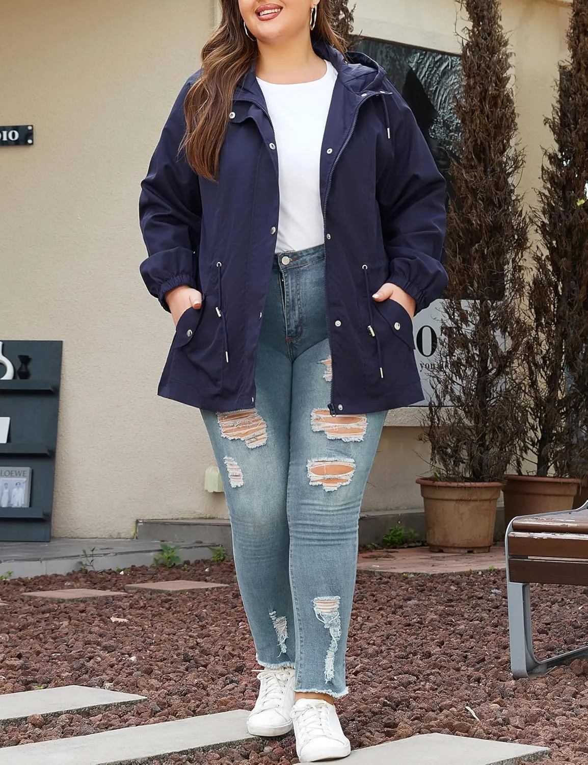 Bloggerlove Women's Rain Jacket Plus Size Lightweight Raincoat with Hood Waterproof Outdoor Windbreaker