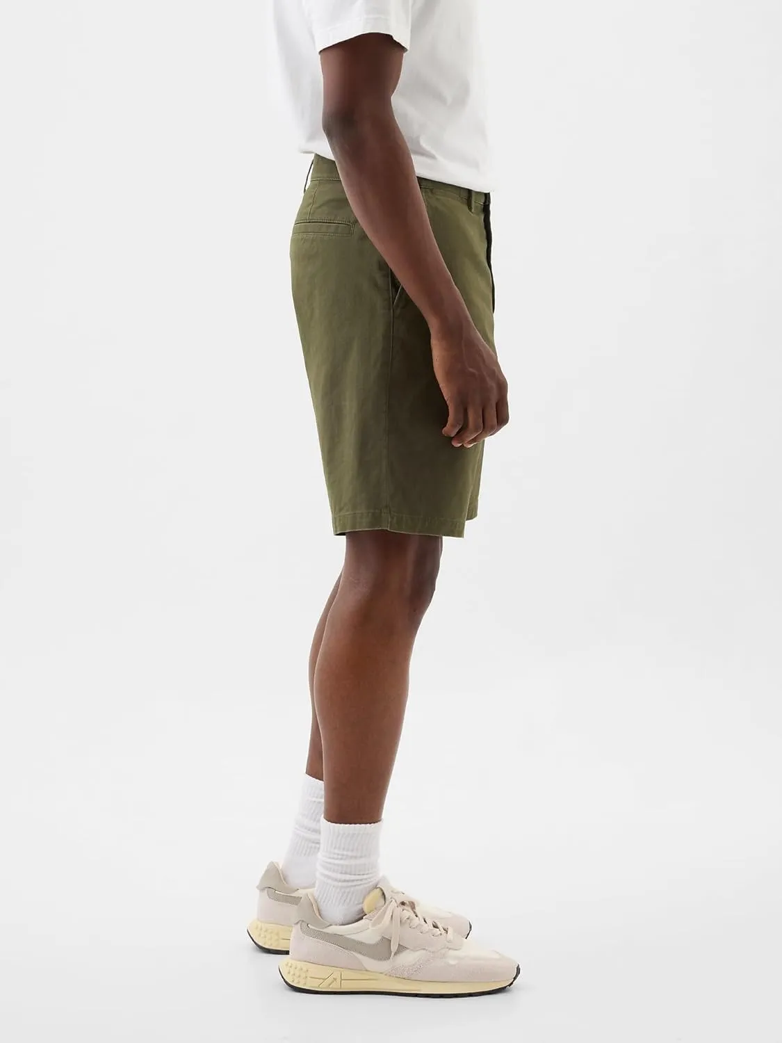 GAP Men's 9" Essential Shorts