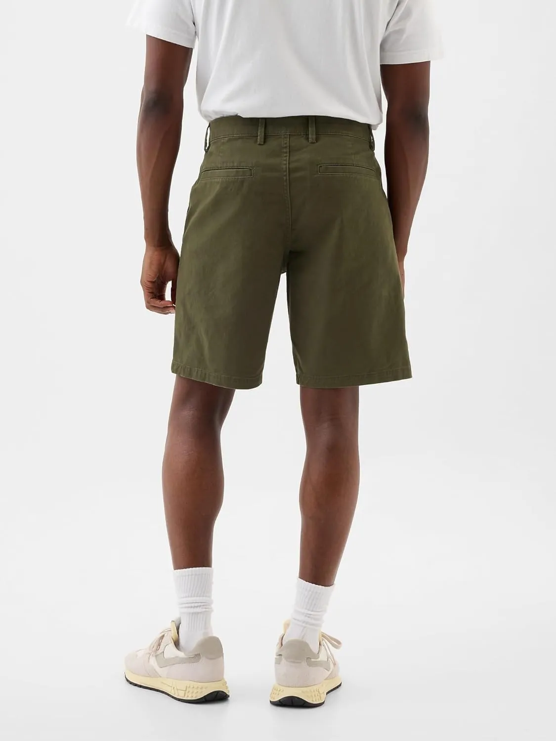 GAP Men's 9" Essential Shorts