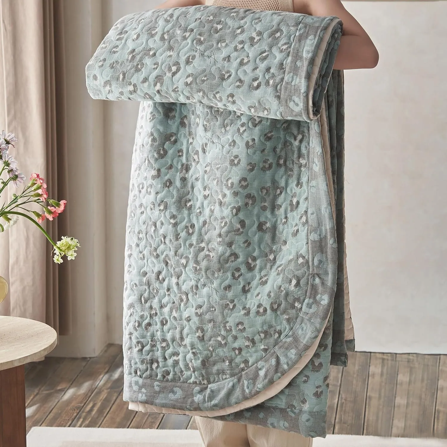 mixinni Leopard Print Quilt Set Queen Size Soft Cotton Double-Laye Retro Blue Animal Pattern Quilt Bedding Set Farmhouse Bedspread Coverlet Sets, 3-Pieces Including Pillow Shams (90x90 Inches)
