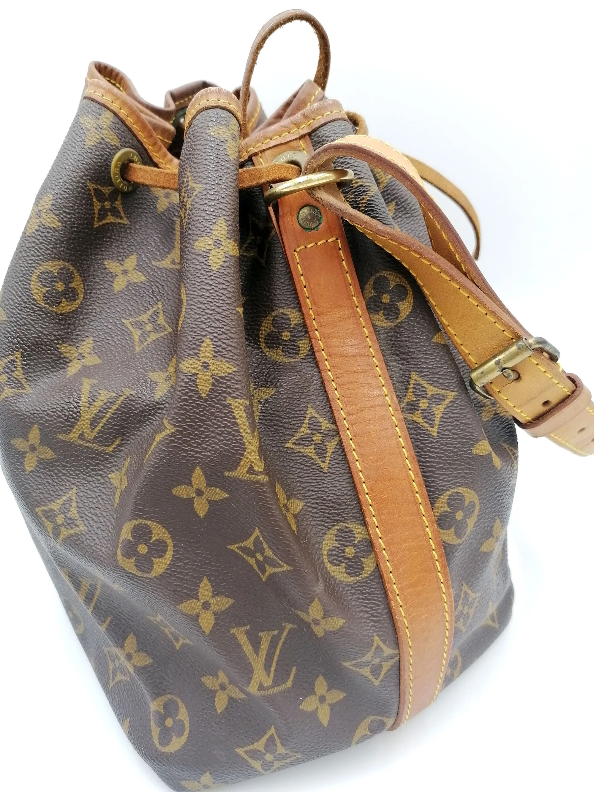 Monogram Canvas Petit Noé