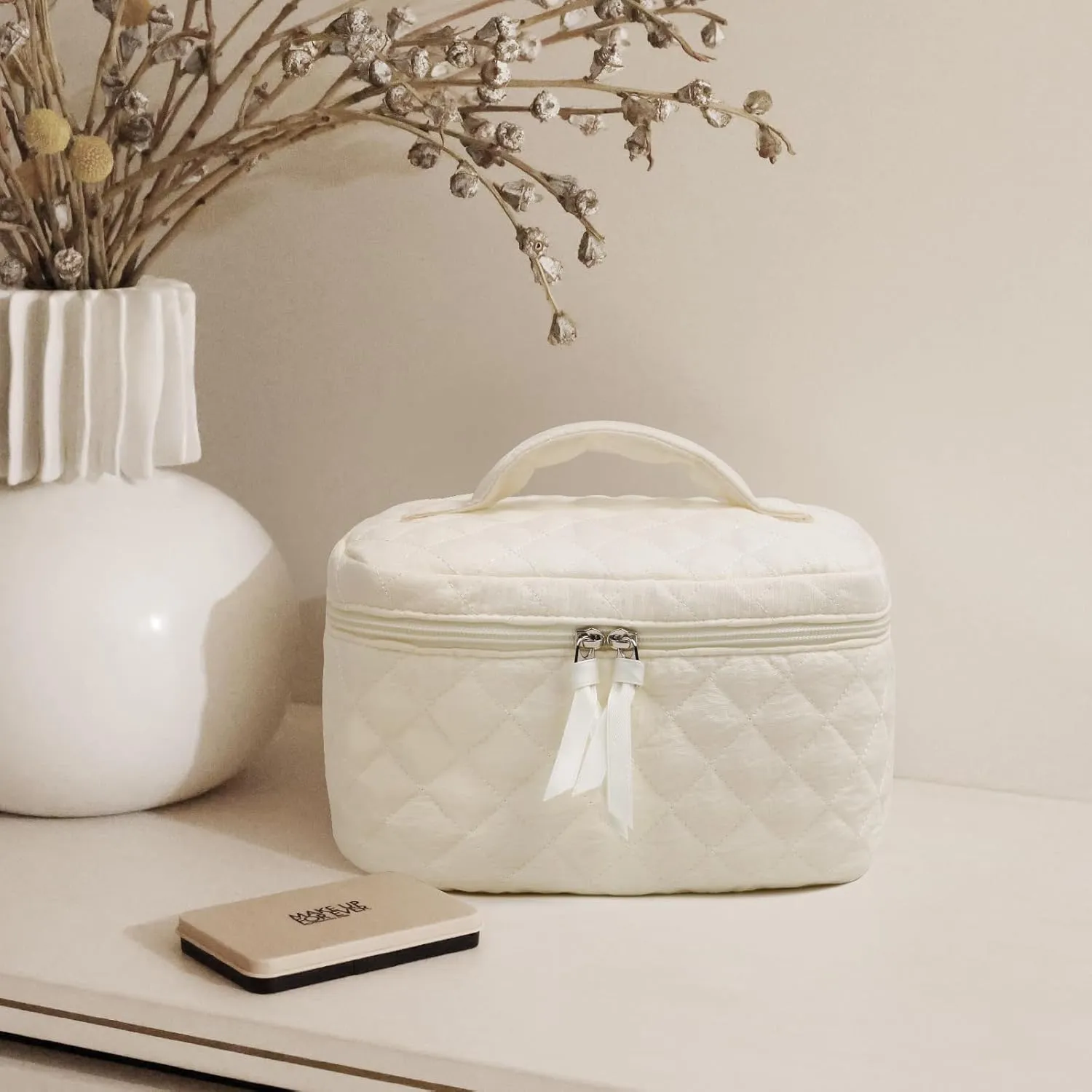 Prite Cotton Makeup Bag Quilted Makeup Bag Large Floral Cosmetic Bag for Women Cute Travel Toiletry Bag with Handle(Beige)
