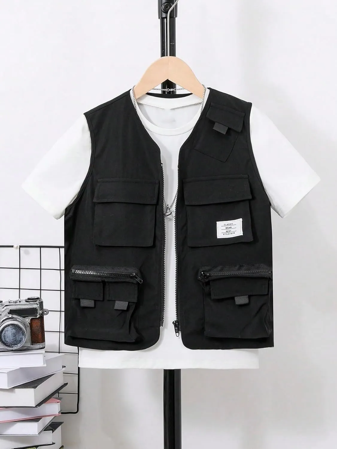 Verdusa Boy's Pocket Front Buckle Sleeveless Cargo Vest Jacket