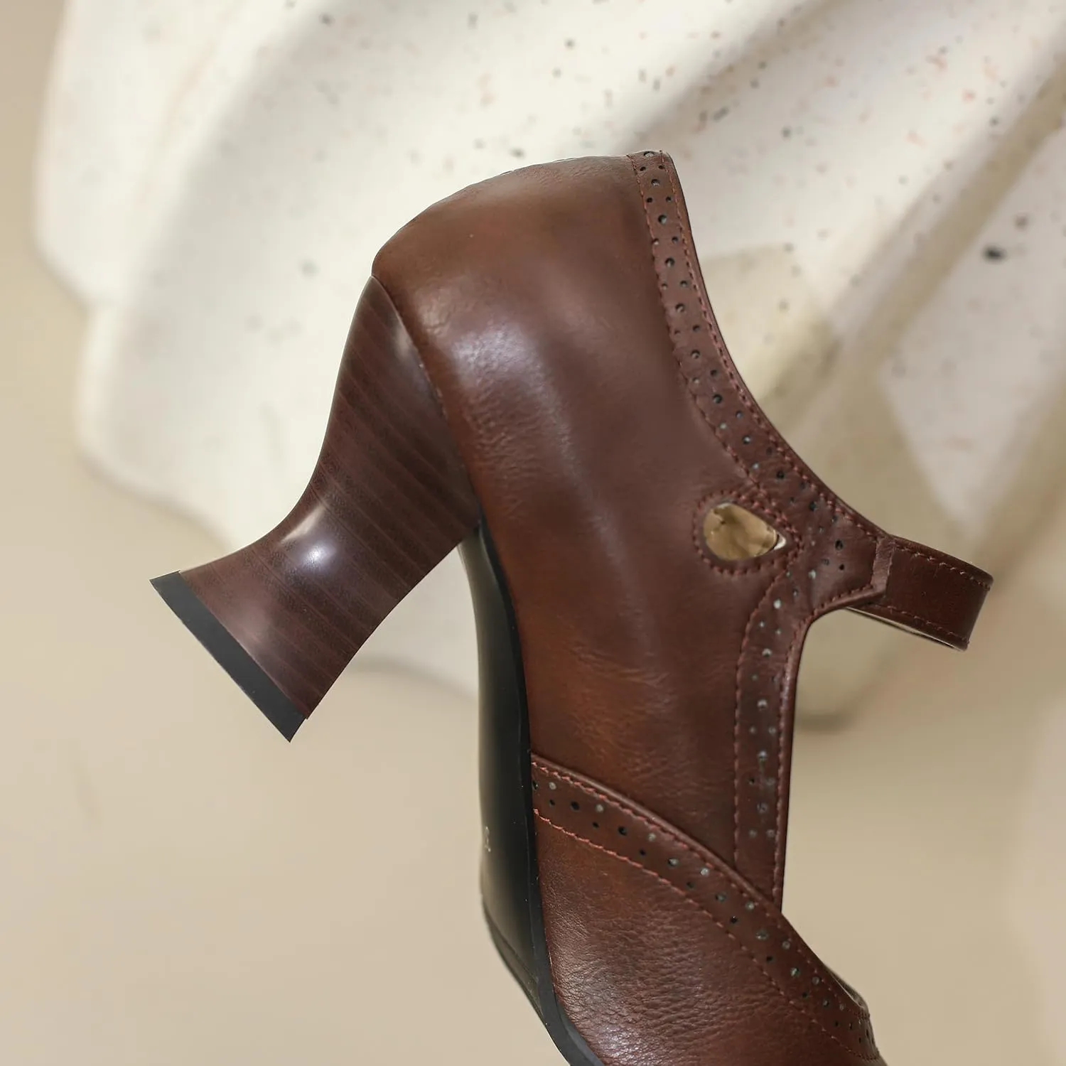 Women's Vintage Mary Jane Shoes Mid Block Heels Round Toe Brogue Victorian Shoes Buckled Strap 2.56 Inch Chunky Heels Dressy Party Wedding Pumps