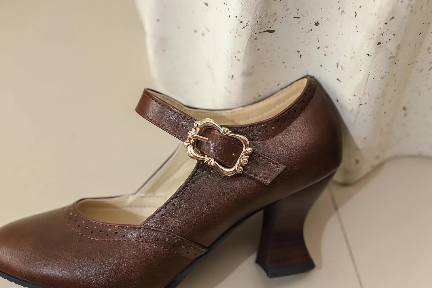 Women's Vintage Mary Jane Shoes Mid Block Heels Round Toe Brogue Victorian Shoes Buckled Strap 2.56 Inch Chunky Heels Dressy Party Wedding Pumps